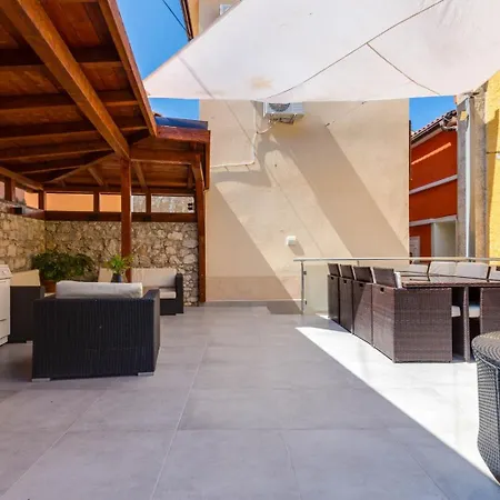Bella Holiday home